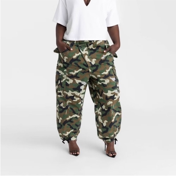 KBB KAHLANA x Target XL Extra Large Mid-Rise Straight Leg Cargo Jogger Camo Pant - Picture 5 of 8